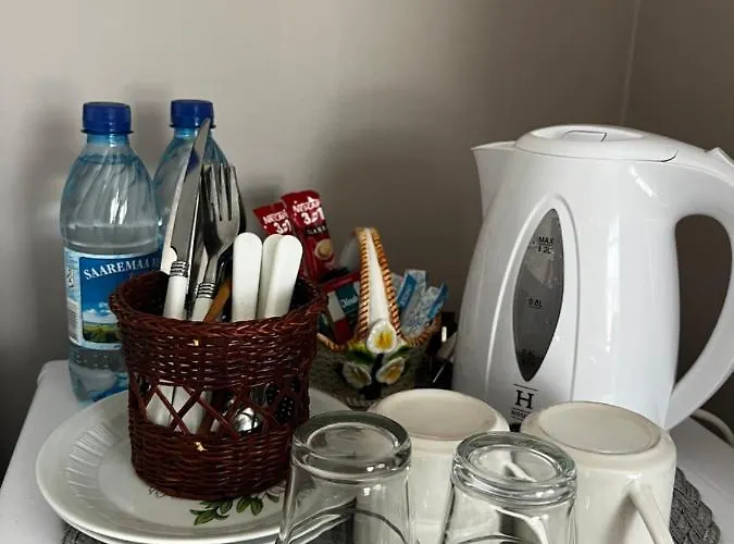 Kati Soeoegituba & Majutus * Emmaste