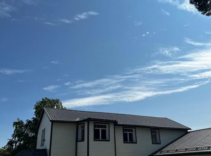 Kati Soeoegituba & Majutus 여관 Emmaste