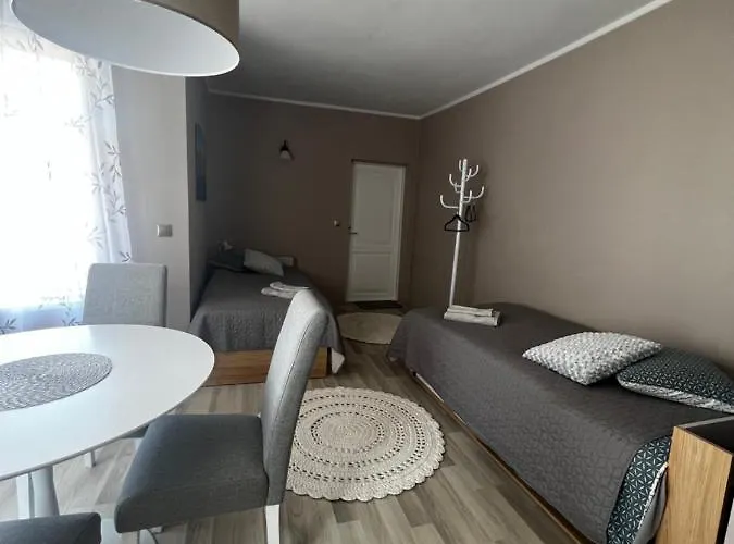 Kati Soeoegituba & Majutus 여관 Emmaste